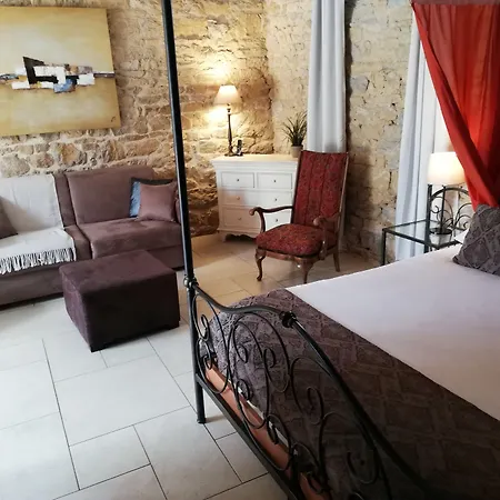 Domaine De & Hotel *