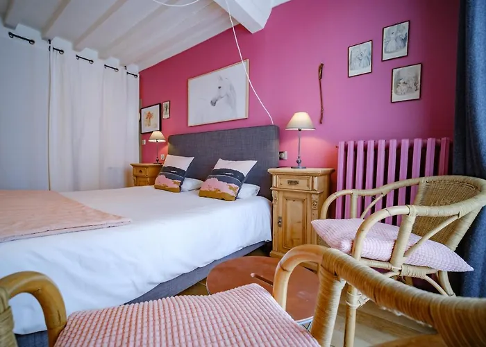 Domaine De & * La Pommeraye