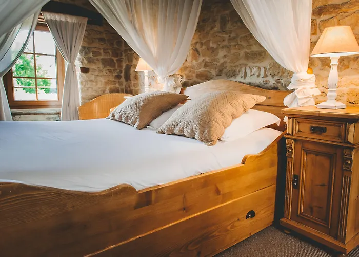 Domaine De & * La Pommeraye