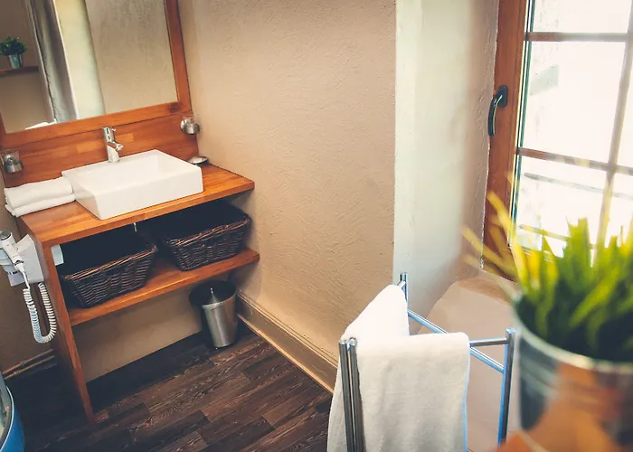 Domaine De & La Pommeraye