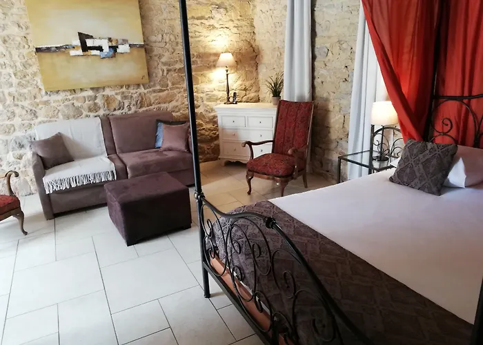 Domaine De & Hotel *