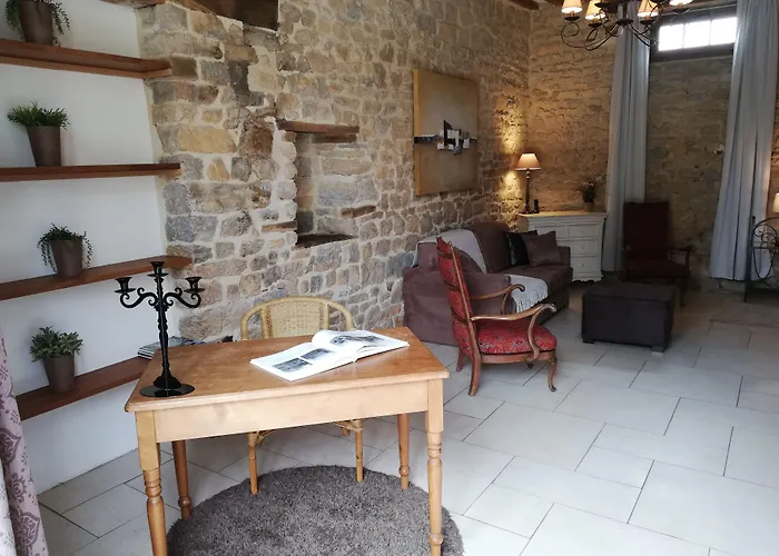 Hotel Domaine De & *