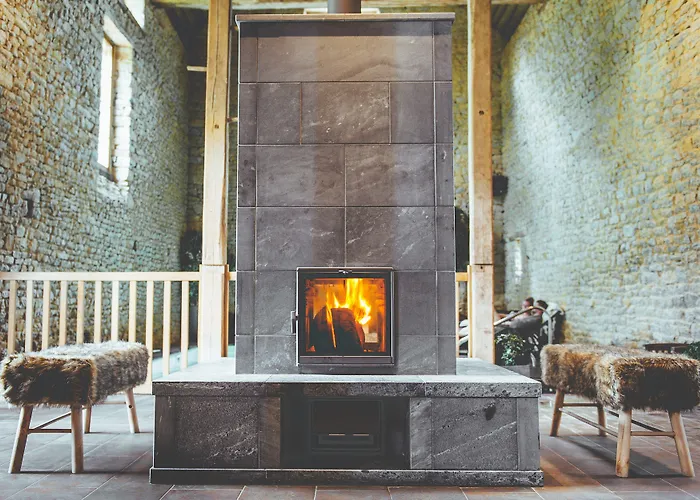 Hotel Domaine De & *