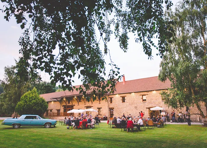 Domaine De & * La Pommeraye