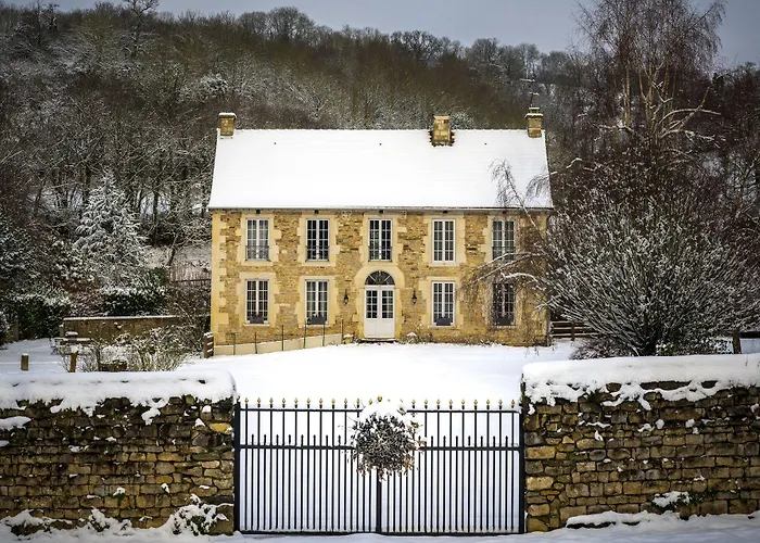 Hotel Domaine De & *