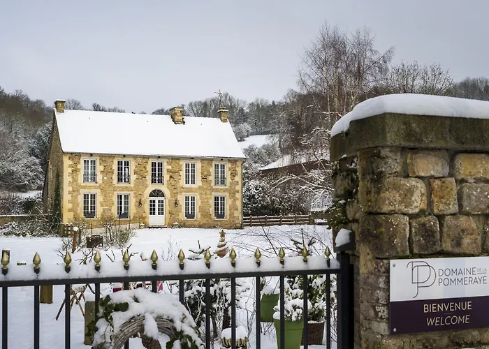 Domaine De & * La Pommeraye